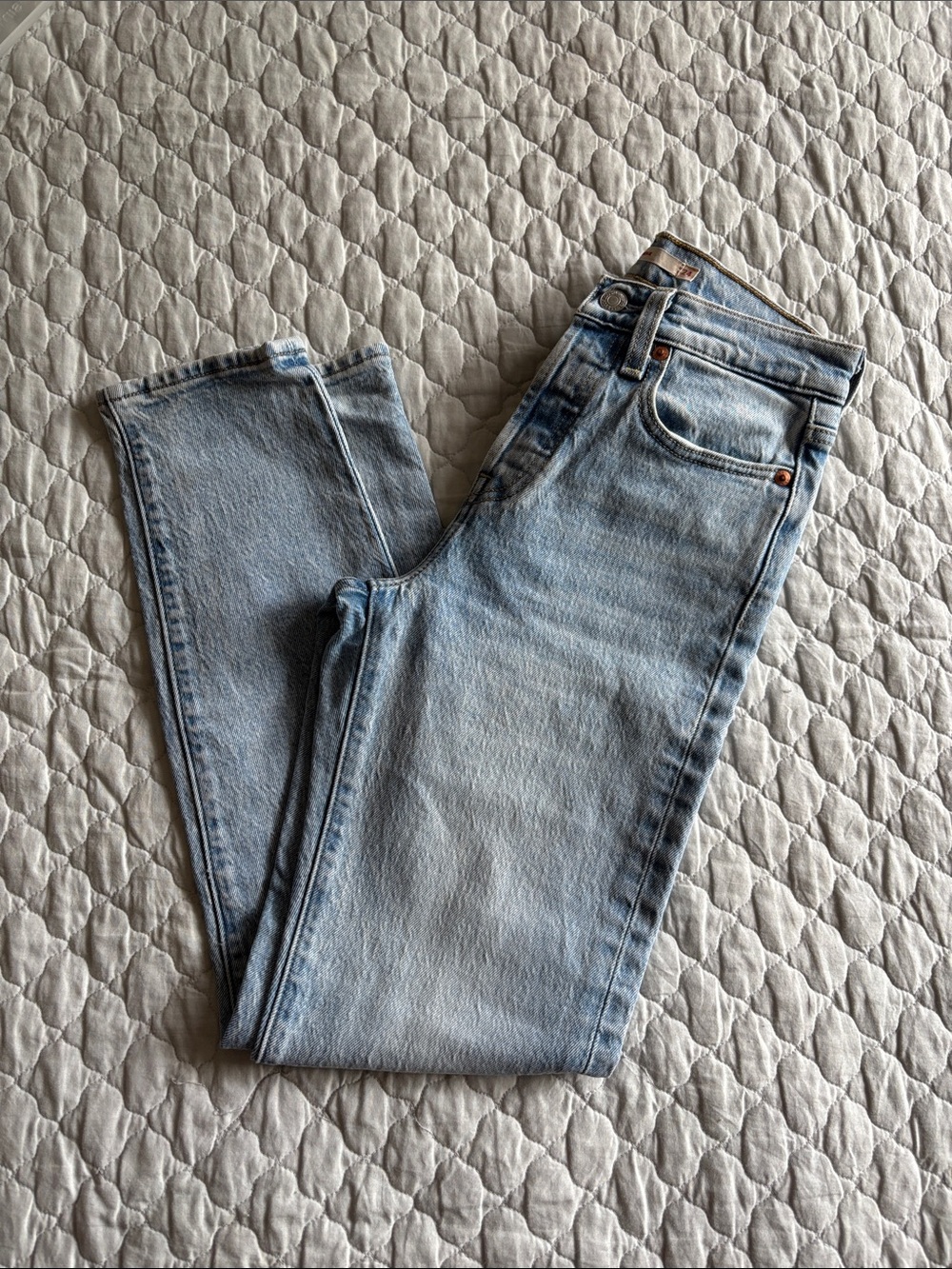 Levi's Wedgie Slim Straight Jeans - Picture 9 of 10